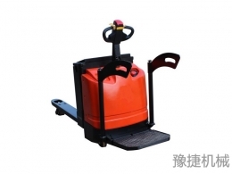 开云集团有限公司
起步和行驶中的注意事项